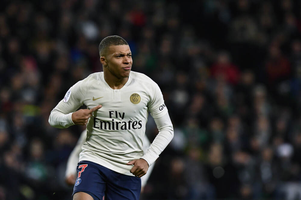 前申花中卫加盟中甲俱乐部 C罗本轮运气不佳 进球被吹 还打中门框